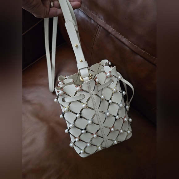 Zac Posen Leather Lacey Drawstring Bucket Crossbody Bag Pearl Flowers - Picture 9 of 10